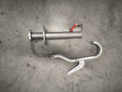 Kavelj z verigo za obešanje prašičev do 300 kg