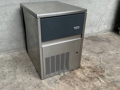 Ledomat ELECTROLUX drobljeni led / rabljen