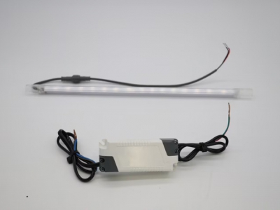 Transformator z led lučjo za hladilnik