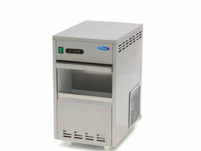 Ledomat 30 kg / drobljeni led / vodno hlajen